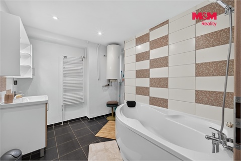 Prodej rodinného domu, 190 m² - 6