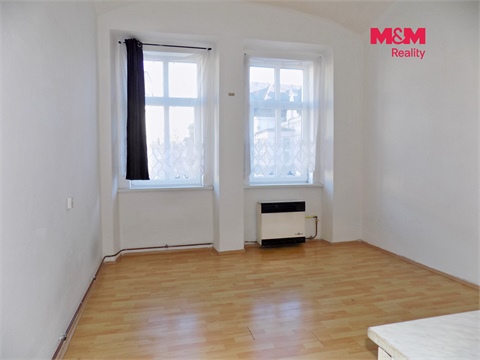 Pronájem bytu 1kk, 28 m² - 0