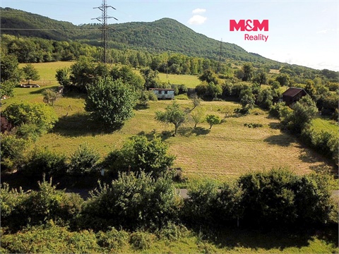 Prodej stavebního pozemku, 858 m² 0