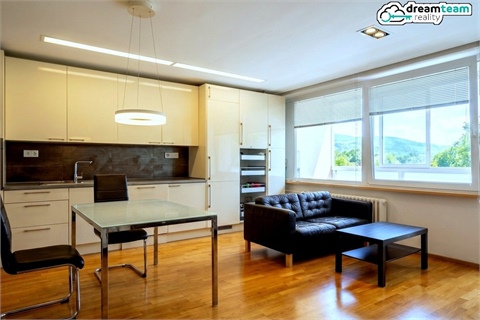 Pronájem bytu 4kk, 75 m² - 0