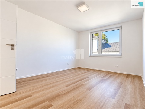 Pronájem bytu 3kk, 106 m² - 2