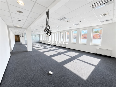 Pronájem kanceláře, 2 208 m² - 4