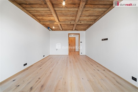 Prodej bytu 1kk, 28 m² - 14