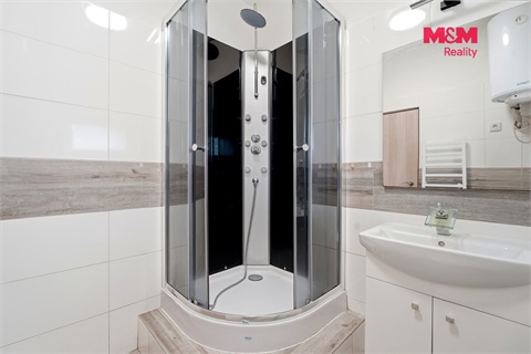 Prodej rodinného domu, 293 m² 2