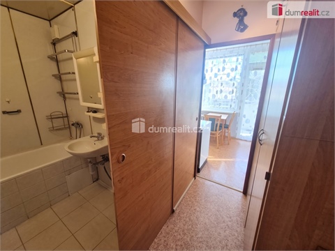 Prodej bytu 1+1, 27 m² - 2