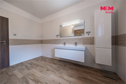 Prodej rodinného domu, 125 m² 14
