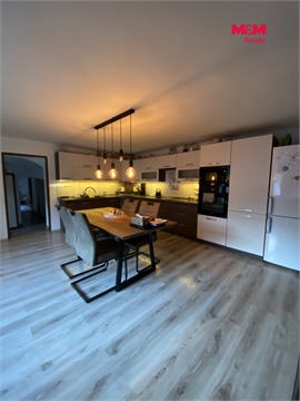 Prodej rodinného domu, 250 m² - 8
