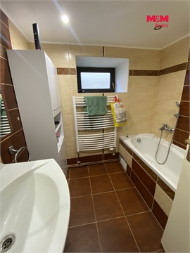Prodej rodinného domu, 250 m² - 6