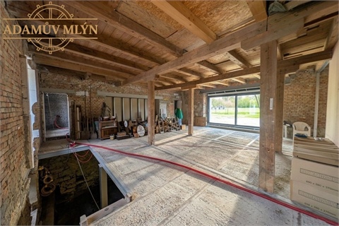 Prodej komerčního objektu, 670 m² - 24