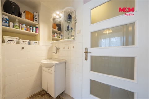 Prodej rodinného domu, 243 m² 14