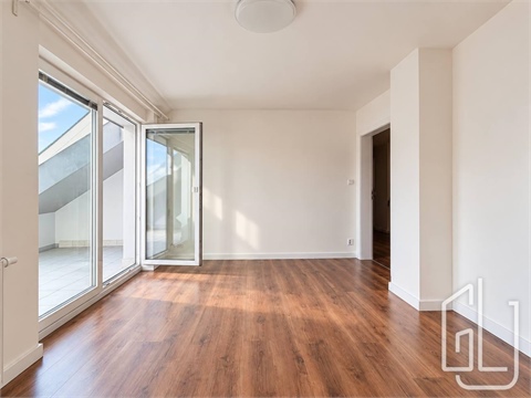 Pronájem bytu 3kk, 76 m² 12