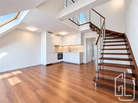 Pronájem bytu 3kk, 76 m² 0