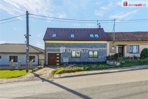 Prodej rodinného domu, 679 m² 0