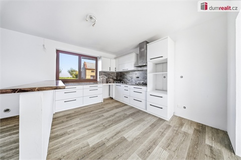 Prodej rodinného domu, 679 m² - 0