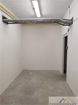 Pronájem skladu / haly, 15 m² - 0