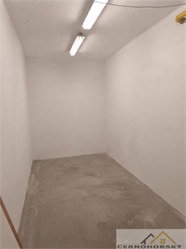 Pronájem skladu / haly, 15 m² 0