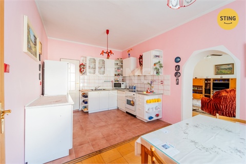 Prodej rodinného domu, 347 m² 10