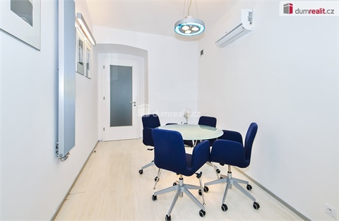 Pronájem kanceláře, 284 m² - 12