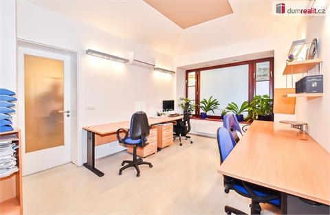 Pronájem kanceláře, 284 m² 18