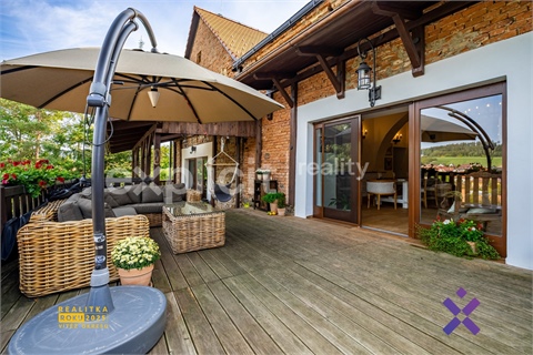 Prodej vily, 1 025 m² 24