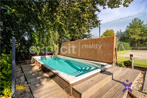 Prodej vily, 1 025 m² 28