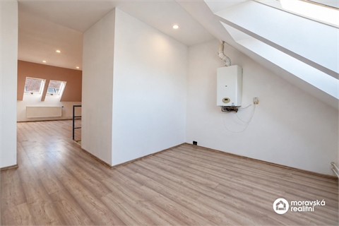 Pronájem obchodních prostor, 100 m² 6
