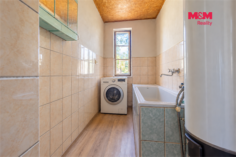 Prodej rodinného domu, 350 m² - 10