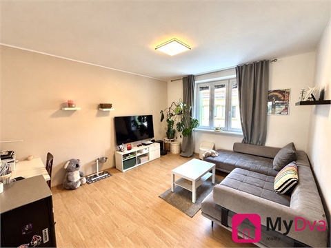 Prodej bytu 2+1, 80 m² - 2