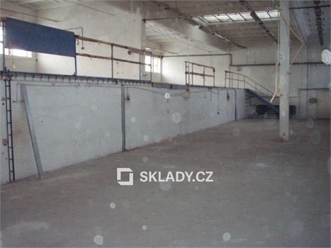 Pronájem skladu / haly, 372 m² 2