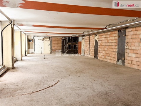 Pronájem obchodních prostor, 800 m² - 2
