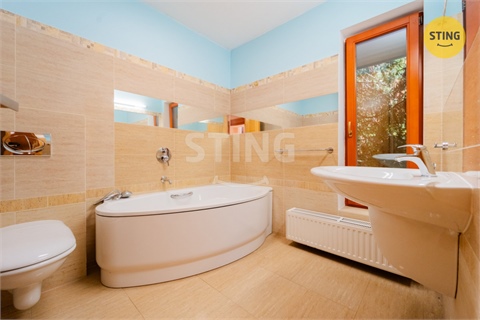 Prodej rodinného domu, 270 m² 14