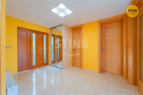 Prodej rodinného domu, 270 m² 12