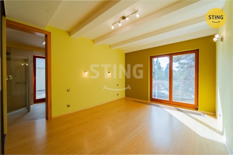 Prodej rodinného domu, 270 m² - 8