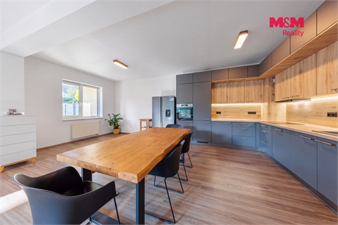 Prodej bytu 4kk, 107 m² - 0