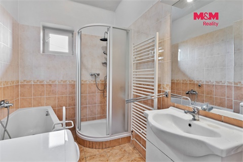 Prodej rodinného domu, 250 m² 10
