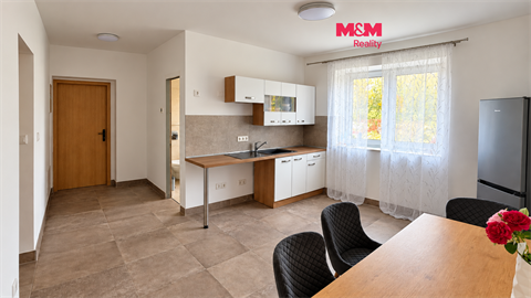 Pronájem bytu 3kk, 77 m² 0