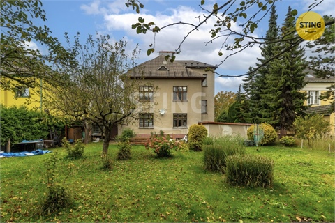 Prodej vily, 244 m² 0
