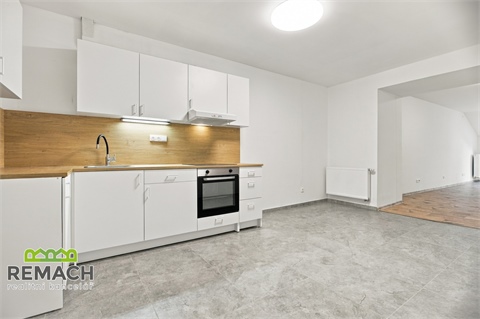 Pronájem bytu 1+1, 74 m²