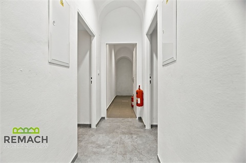 Pronájem bytu 1+1, 74 m² - 8