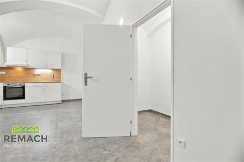 Pronájem bytu 1+1, 72 m² - 4