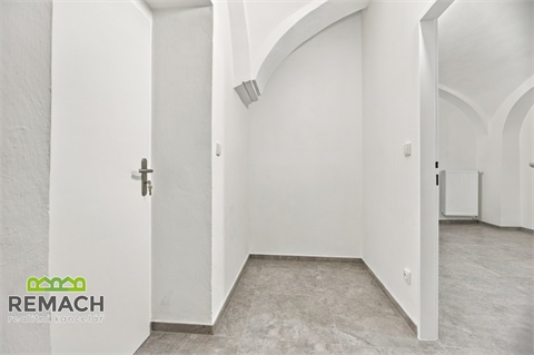 Pronájem bytu 1+1, 72 m² - 8