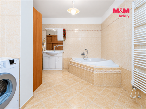 Prodej rodinného domu, 195 m² - 8