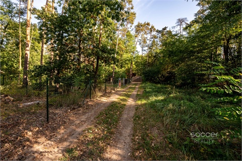 Prodej stavebního pozemku, 1 300 m² - 4