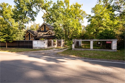 Prodej stavebního pozemku, 1 300 m² - 2