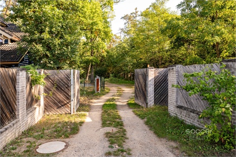 Prodej stavebního pozemku, 1 300 m² 4