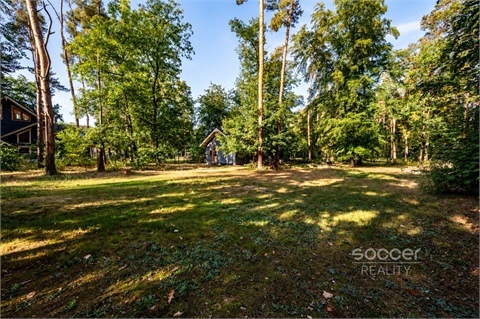 Prodej stavebního pozemku, 1 300 m² 0
