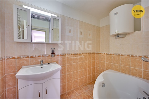 Prodej rodinného domu, 200 m² - 14