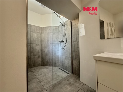 Pronájem bytu 1kk, 49 m² 0