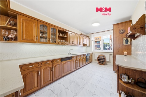 Prodej rodinného domu, 224 m² 0