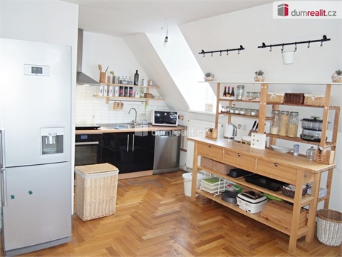 Prodej rodinného domu, 342 m² - 28